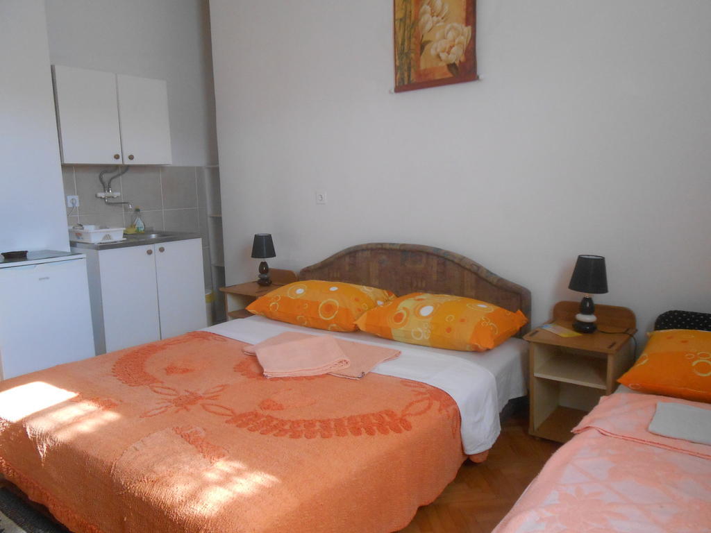 Apartments & Hostel Zdrava Hrana Mostar Ruang foto