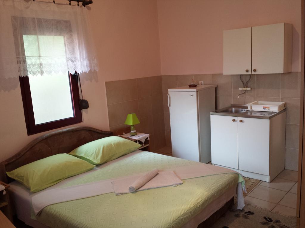 Apartments & Hostel Zdrava Hrana Mostar Ruang foto