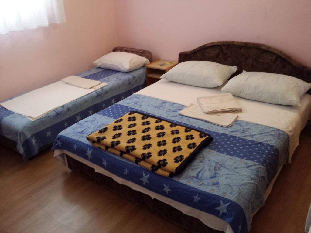 Apartments & Hostel Zdrava Hrana Mostar Ruang foto