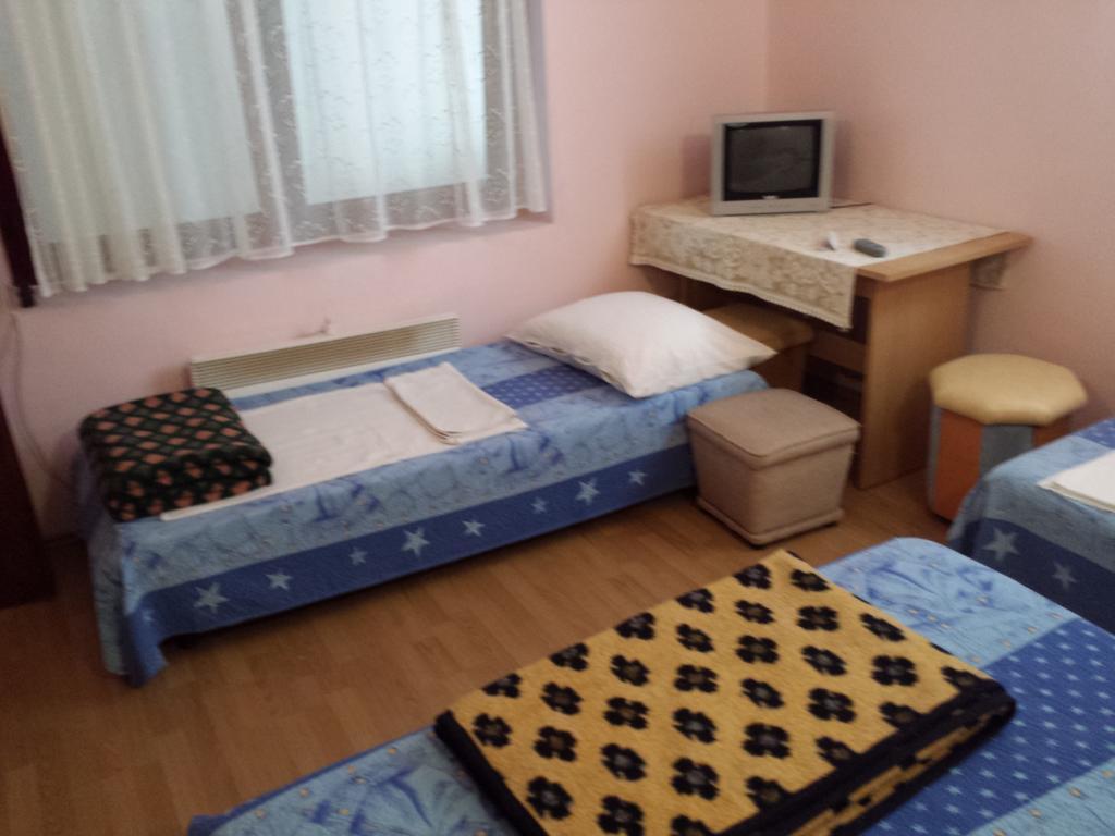 Apartments & Hostel Zdrava Hrana Mostar Ruang foto