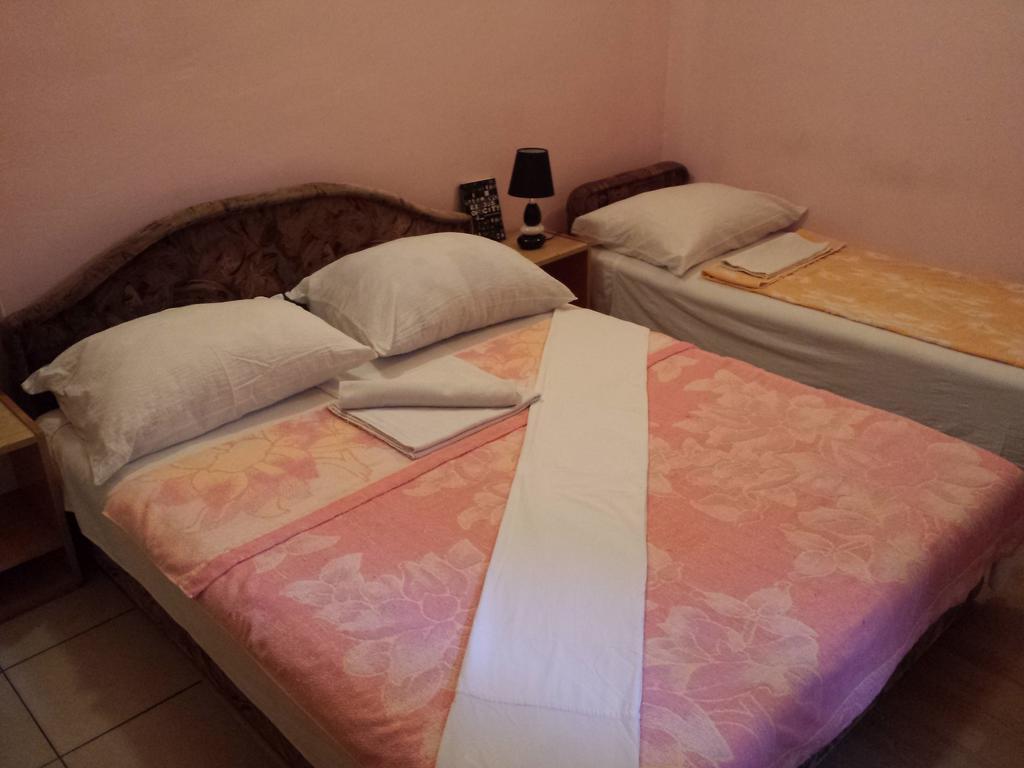 Apartments & Hostel Zdrava Hrana Mostar Ruang foto