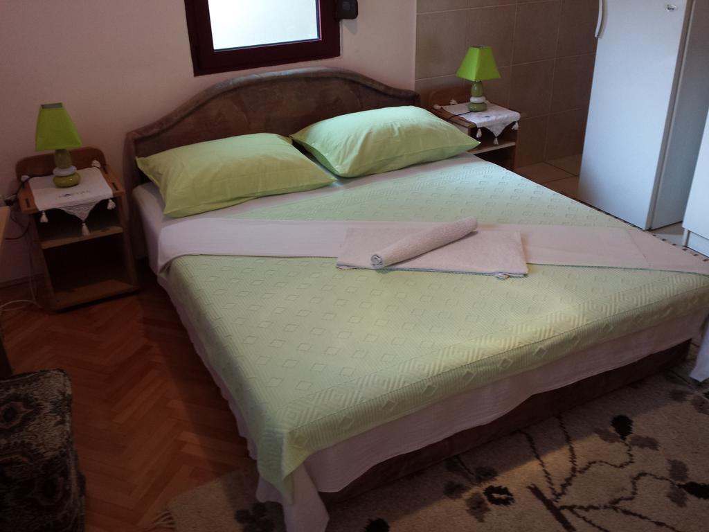 Apartments & Hostel Zdrava Hrana Mostar Bagian luar foto