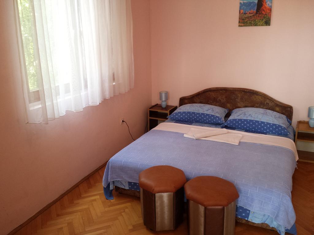 Apartments & Hostel Zdrava Hrana Mostar Bagian luar foto